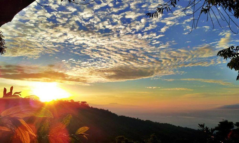 Manis Manis Rooftop Of Borneo Resort 케닌가우 외부 사진