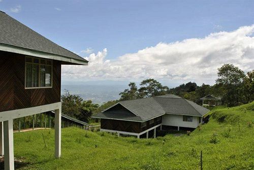 Manis Manis Rooftop Of Borneo Resort 케닌가우 외부 사진