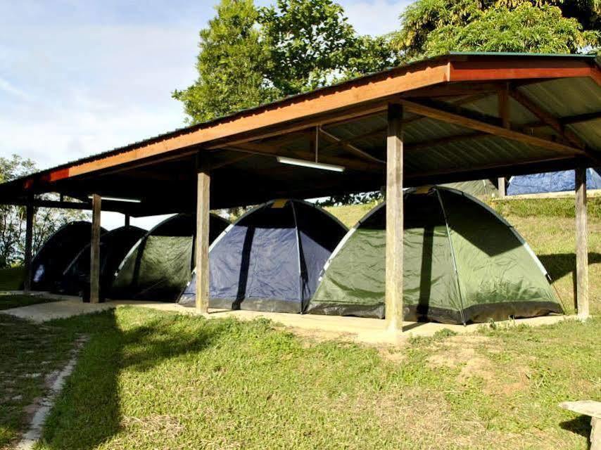 Manis Manis Rooftop Of Borneo Resort 케닌가우 외부 사진